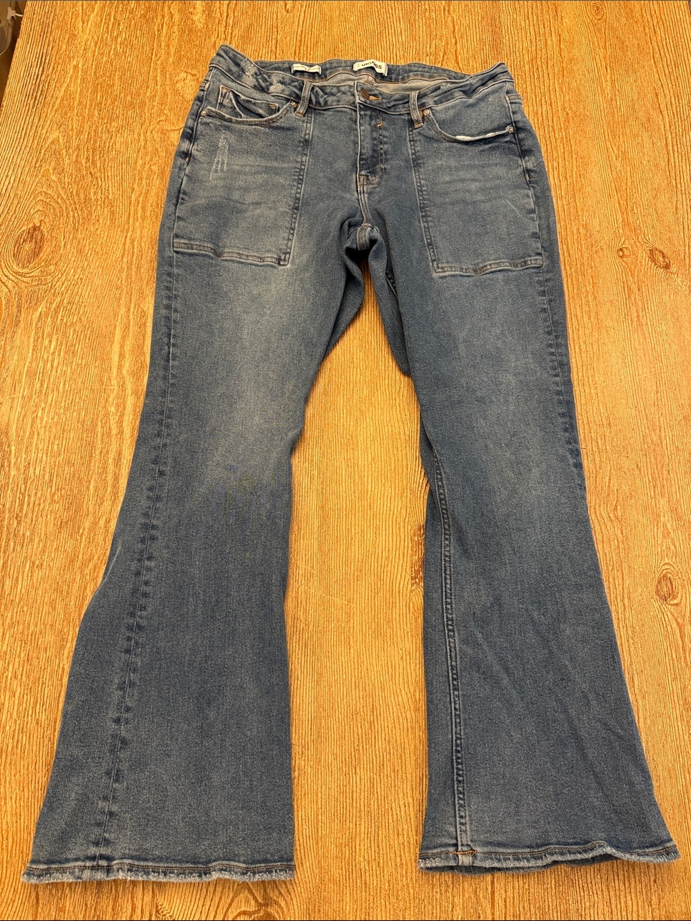 Vigoss Jagger Mid Wash Blue Flare Jeans with Front Patch Pockets size 16